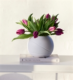 Vase Water Flow hvid stor med tulipaner - Tinashjem